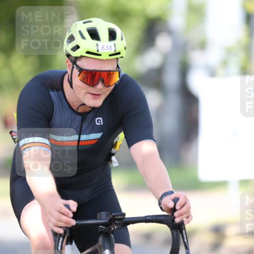 11.08.2024 - GEWOBA Citytriathlon Bremen H.Heesch http://msf.ph/oto/6782200 11.08.2024 11:50:42 Radfahren 741, 748, 783, 963, 966, 992, 1021, 1027 meine-sportfotos.de