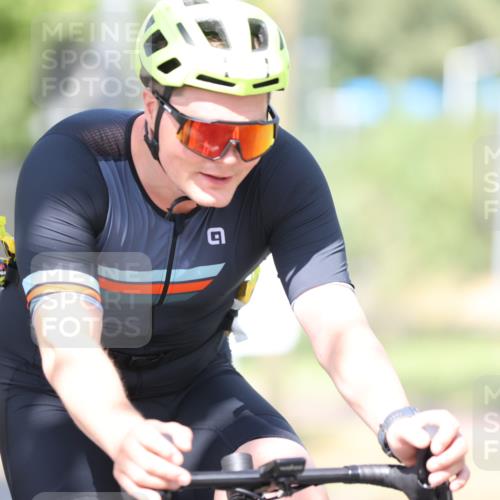 11.08.2024 - GEWOBA Citytriathlon Bremen H.Heesch http://msf.ph/oto/6782209 11.08.2024 11:50:42 Radfahren 741, 748, 783, 963, 966, 992, 1021, 1027 meine-sportfotos.de