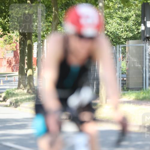 11.08.2024 - GEWOBA Citytriathlon Bremen H.Heesch http://msf.ph/oto/6782221 11.08.2024 11:50:43 Radfahren 741, 748, 783, 963, 966, 992, 1021, 1027 meine-sportfotos.de