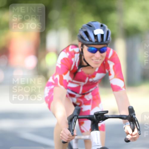 11.08.2024 - GEWOBA Citytriathlon Bremen H.Heesch http://msf.ph/oto/6782269 11.08.2024 11:50:46 Radfahren 741, 748, 783, 963, 966, 1021, 1027 meine-sportfotos.de