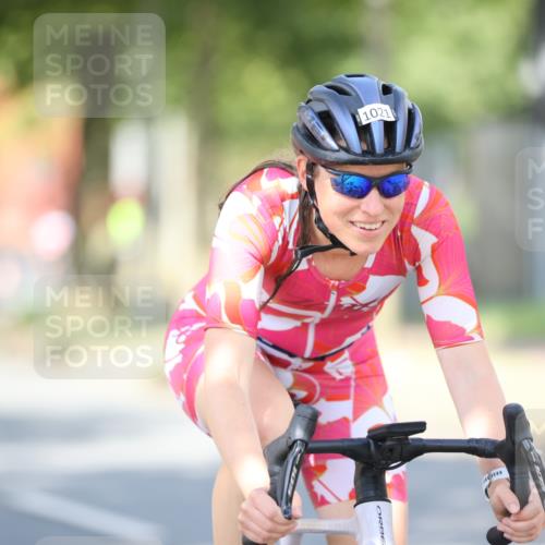11.08.2024 - GEWOBA Citytriathlon Bremen H.Heesch http://msf.ph/oto/6782272 11.08.2024 11:50:46 Radfahren 741, 748, 783, 963, 966, 1021, 1027 meine-sportfotos.de