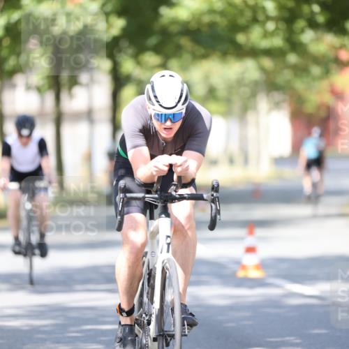 11.08.2024 - GEWOBA Citytriathlon Bremen H.Heesch http://msf.ph/oto/6782330 11.08.2024 11:51:01 Radfahren 742, 812, 892, 908, 934 meine-sportfotos.de