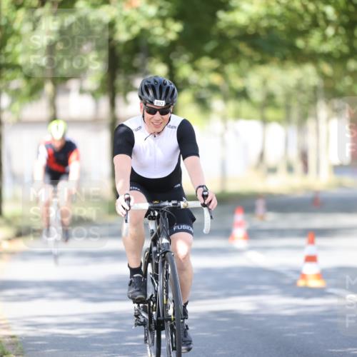 11.08.2024 - GEWOBA Citytriathlon Bremen H.Heesch http://msf.ph/oto/6782347 11.08.2024 11:51:02 Radfahren 742, 812, 892, 908, 934 meine-sportfotos.de
