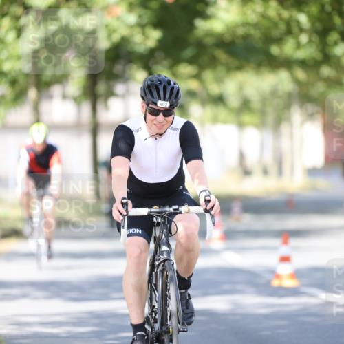 11.08.2024 - GEWOBA Citytriathlon Bremen H.Heesch http://msf.ph/oto/6782357 11.08.2024 11:51:02 Radfahren 742, 812, 892, 908, 934 meine-sportfotos.de