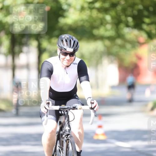 11.08.2024 - GEWOBA Citytriathlon Bremen H.Heesch http://msf.ph/oto/6782375 11.08.2024 11:51:02 Radfahren 742, 812, 892, 908, 934 meine-sportfotos.de