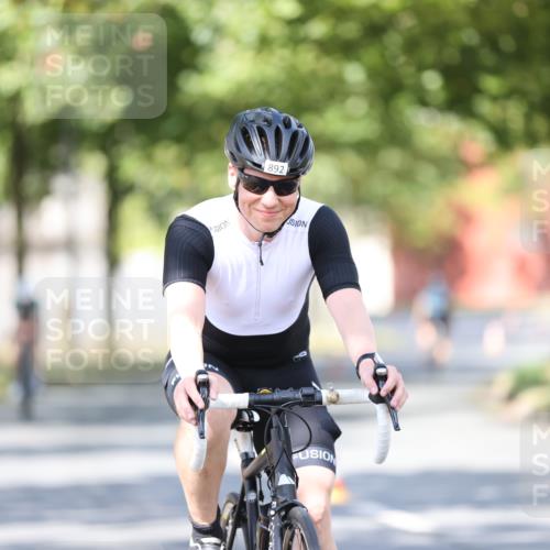 11.08.2024 - GEWOBA Citytriathlon Bremen H.Heesch http://msf.ph/oto/6782387 11.08.2024 11:51:03 Radfahren 742, 812, 892, 908, 934 meine-sportfotos.de