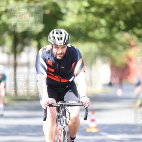 11.08.2024 - GEWOBA Citytriathlon Bremen H.Heesch http://msf.ph/oto/6782415 11.08.2024 11:51:05 Radfahren 742, 803, 812, 863, 892, 908, 934 meine-sportfotos.de