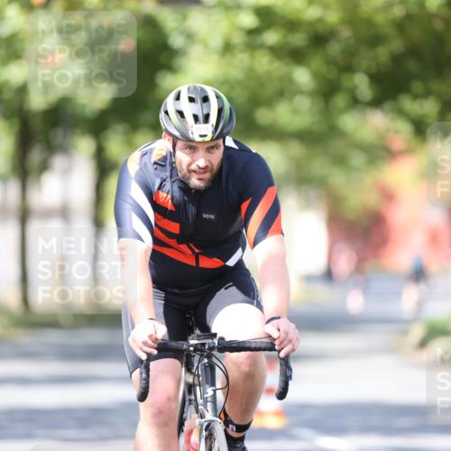 11.08.2024 - GEWOBA Citytriathlon Bremen H.Heesch http://msf.ph/oto/6782421 11.08.2024 11:51:05 Radfahren 742, 803, 812, 863, 892, 908, 934 meine-sportfotos.de