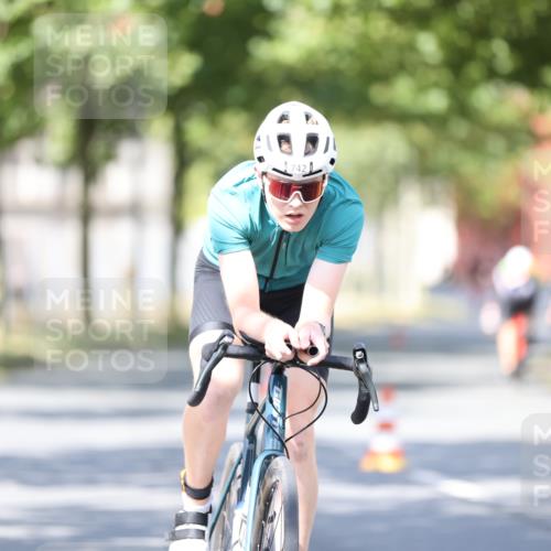 11.08.2024 - GEWOBA Citytriathlon Bremen H.Heesch http://msf.ph/oto/6782447 11.08.2024 11:51:07 Radfahren 742, 803, 812, 863, 892, 908, 934 meine-sportfotos.de