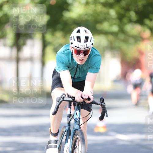 11.08.2024 - GEWOBA Citytriathlon Bremen H.Heesch http://msf.ph/oto/6782450 11.08.2024 11:51:07 Radfahren 742, 803, 812, 863, 892, 908, 934 meine-sportfotos.de