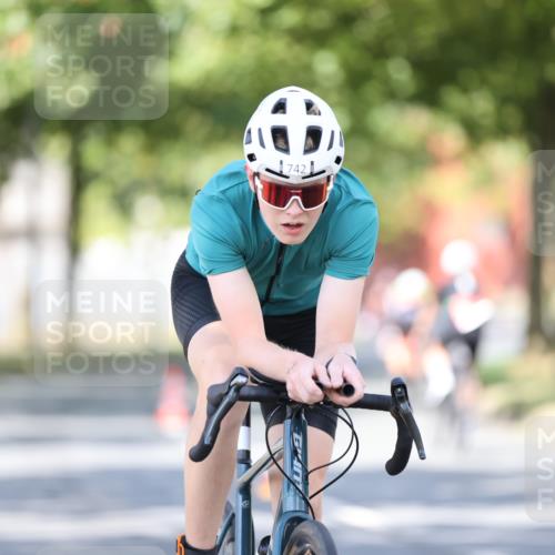 11.08.2024 - GEWOBA Citytriathlon Bremen H.Heesch http://msf.ph/oto/6782460 11.08.2024 11:51:07 Radfahren 742, 803, 812, 863, 892, 908, 934 meine-sportfotos.de