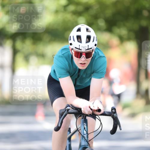 11.08.2024 - GEWOBA Citytriathlon Bremen H.Heesch http://msf.ph/oto/6782464 11.08.2024 11:51:07 Radfahren 742, 803, 812, 863, 892, 908, 934 meine-sportfotos.de