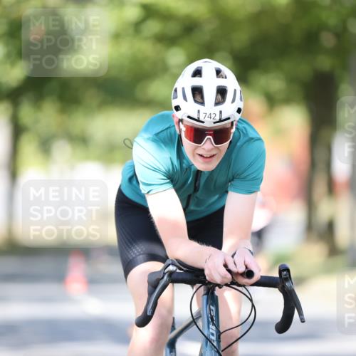 11.08.2024 - GEWOBA Citytriathlon Bremen H.Heesch http://msf.ph/oto/6782467 11.08.2024 11:51:07 Radfahren 742, 803, 812, 863, 892, 908, 934 meine-sportfotos.de