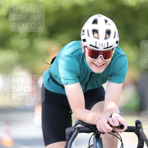 11.08.2024 - GEWOBA Citytriathlon Bremen H.Heesch http://msf.ph/oto/6782484 11.08.2024 11:51:07 Radfahren 742, 803, 812, 863, 892, 908, 934 meine-sportfotos.de