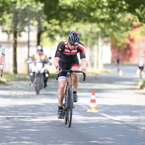 11.08.2024 - GEWOBA Citytriathlon Bremen H.Heesch http://msf.ph/oto/6782502 11.08.2024 11:51:17 Radfahren 742, 803, 863, 993 meine-sportfotos.de