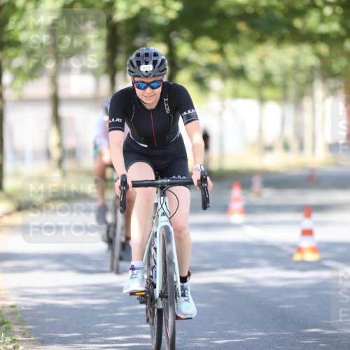11.08.2024 - GEWOBA Citytriathlon Bremen H.Heesch http://msf.ph/oto/6782584 11.08.2024 11:51:30 Radfahren 793, 803, 863, 876, 993 meine-sportfotos.de