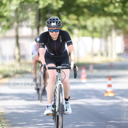 11.08.2024 - GEWOBA Citytriathlon Bremen H.Heesch http://msf.ph/oto/6782587 11.08.2024 11:51:31 Radfahren 793, 876, 993 meine-sportfotos.de