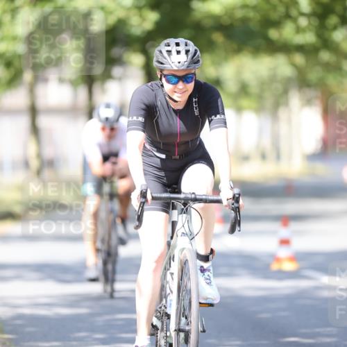 11.08.2024 - GEWOBA Citytriathlon Bremen H.Heesch http://msf.ph/oto/6782601 11.08.2024 11:51:31 Radfahren 793, 876, 993 meine-sportfotos.de