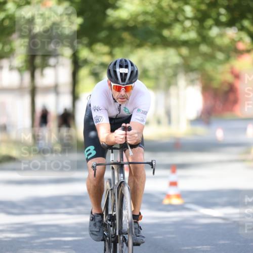 11.08.2024 - GEWOBA Citytriathlon Bremen H.Heesch http://msf.ph/oto/6782606 11.08.2024 11:51:32 Radfahren 793, 876, 993, 1034 meine-sportfotos.de