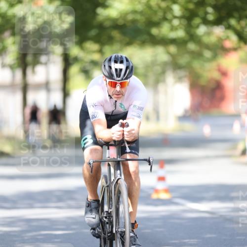 11.08.2024 - GEWOBA Citytriathlon Bremen H.Heesch http://msf.ph/oto/6782610 11.08.2024 11:51:32 Radfahren 793, 876, 993, 1034 meine-sportfotos.de