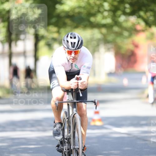 11.08.2024 - GEWOBA Citytriathlon Bremen H.Heesch http://msf.ph/oto/6782613 11.08.2024 11:51:32 Radfahren 793, 876, 993, 1034 meine-sportfotos.de