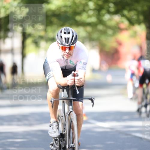 11.08.2024 - GEWOBA Citytriathlon Bremen H.Heesch http://msf.ph/oto/6782619 11.08.2024 11:51:32 Radfahren 793, 876, 993, 1034 meine-sportfotos.de