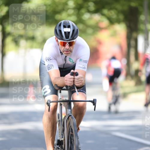 11.08.2024 - GEWOBA Citytriathlon Bremen H.Heesch http://msf.ph/oto/6782628 11.08.2024 11:51:32 Radfahren 793, 876, 993, 1034 meine-sportfotos.de