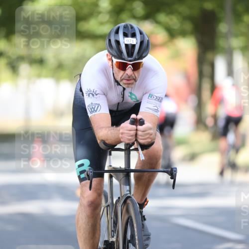 11.08.2024 - GEWOBA Citytriathlon Bremen H.Heesch http://msf.ph/oto/6782634 11.08.2024 11:51:32 Radfahren 793, 876, 993, 1034 meine-sportfotos.de