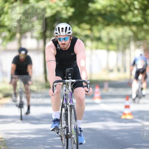 11.08.2024 - GEWOBA Citytriathlon Bremen H.Heesch http://msf.ph/oto/6782652 11.08.2024 11:51:36 Radfahren 793, 876, 993, 1034 meine-sportfotos.de