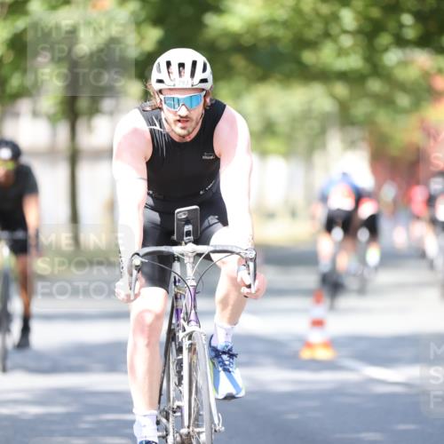 11.08.2024 - GEWOBA Citytriathlon Bremen H.Heesch http://msf.ph/oto/6782666 11.08.2024 11:51:37 Radfahren 793, 876, 993, 1034 meine-sportfotos.de
