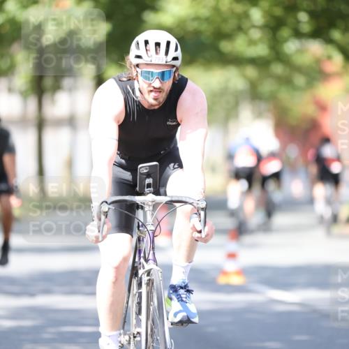 11.08.2024 - GEWOBA Citytriathlon Bremen H.Heesch http://msf.ph/oto/6782674 11.08.2024 11:51:37 Radfahren 793, 876, 993, 1034 meine-sportfotos.de