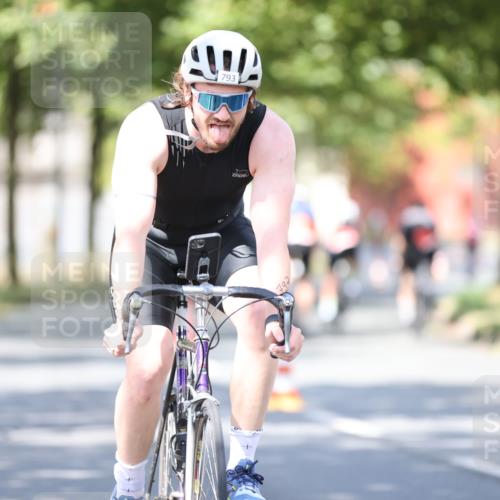 11.08.2024 - GEWOBA Citytriathlon Bremen H.Heesch http://msf.ph/oto/6782680 11.08.2024 11:51:37 Radfahren 793, 876, 993, 1034 meine-sportfotos.de