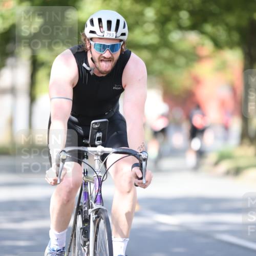 11.08.2024 - GEWOBA Citytriathlon Bremen H.Heesch http://msf.ph/oto/6782684 11.08.2024 11:51:37 Radfahren 793, 876, 993, 1034 meine-sportfotos.de
