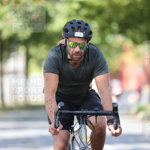 11.08.2024 - GEWOBA Citytriathlon Bremen H.Heesch http://msf.ph/oto/6782694 11.08.2024 11:51:39 Radfahren 793, 797, 817, 876, 993, 1034 meine-sportfotos.de