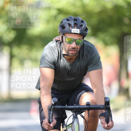 11.08.2024 - GEWOBA Citytriathlon Bremen H.Heesch http://msf.ph/oto/6782702 11.08.2024 11:51:39 Radfahren 793, 797, 817, 876, 993, 1034 meine-sportfotos.de