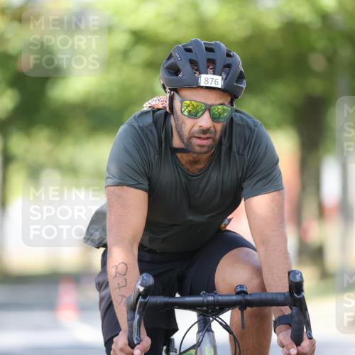 11.08.2024 - GEWOBA Citytriathlon Bremen H.Heesch http://msf.ph/oto/6782705 11.08.2024 11:51:39 Radfahren 793, 797, 817, 876, 993, 1034 meine-sportfotos.de