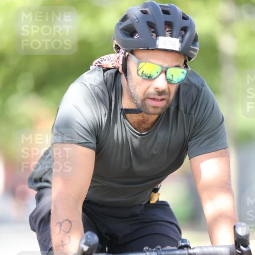 11.08.2024 - GEWOBA Citytriathlon Bremen H.Heesch http://msf.ph/oto/6782723 11.08.2024 11:51:39 Radfahren 793, 797, 817, 876, 993, 1034 meine-sportfotos.de