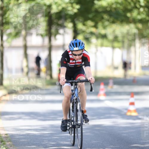 11.08.2024 - GEWOBA Citytriathlon Bremen H.Heesch http://msf.ph/oto/6782761 11.08.2024 11:51:47 Radfahren 793, 797, 817, 876, 988, 1034 meine-sportfotos.de