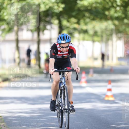 11.08.2024 - GEWOBA Citytriathlon Bremen H.Heesch http://msf.ph/oto/6782765 11.08.2024 11:51:47 Radfahren 793, 797, 817, 876, 988, 1034 meine-sportfotos.de