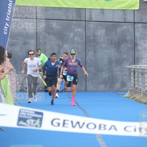 11.08.2024 - GEWOBA Citytriathlon Bremen Lena Gebhardt http://msf.ph/oto/6785712 11.08.2024 11:02:48 Ziel 63, 72 meine-sportfotos.de