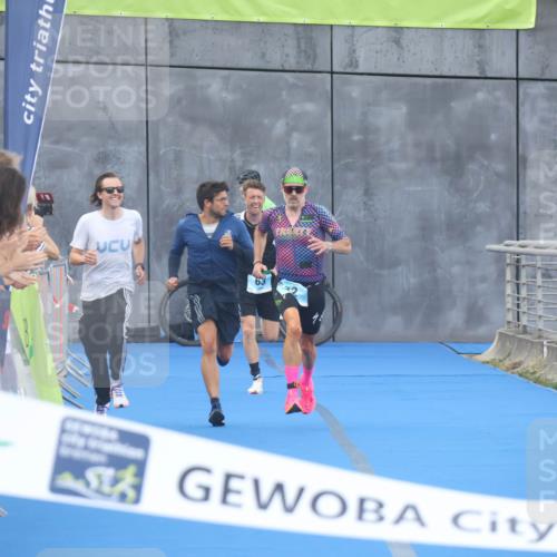11.08.2024 - GEWOBA Citytriathlon Bremen Lena Gebhardt http://msf.ph/oto/6785725 11.08.2024 11:02:50 Ziel 63, 72 meine-sportfotos.de