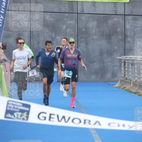 11.08.2024 - GEWOBA Citytriathlon Bremen Lena Gebhardt http://msf.ph/oto/6785732 11.08.2024 11:02:50 Ziel 63, 72 meine-sportfotos.de