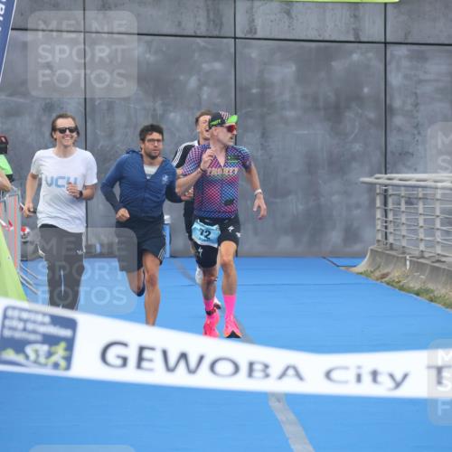 11.08.2024 - GEWOBA Citytriathlon Bremen Lena Gebhardt http://msf.ph/oto/6785742 11.08.2024 11:02:51 Ziel 63, 72 meine-sportfotos.de