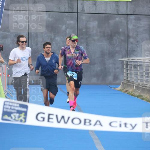 11.08.2024 - GEWOBA Citytriathlon Bremen Lena Gebhardt http://msf.ph/oto/6785749 11.08.2024 11:02:51 Ziel 63, 72 meine-sportfotos.de