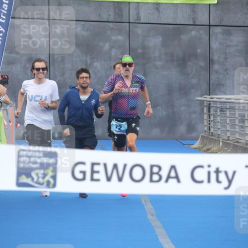 11.08.2024 - GEWOBA Citytriathlon Bremen Lena Gebhardt http://msf.ph/oto/6785752 11.08.2024 11:02:51 Ziel 63, 72 meine-sportfotos.de