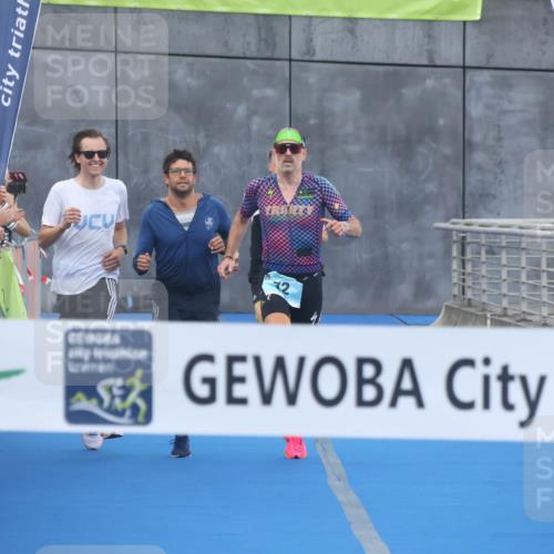 11.08.2024 - GEWOBA Citytriathlon Bremen Lena Gebhardt http://msf.ph/oto/6785758 11.08.2024 11:02:52 Ziel 63, 72 meine-sportfotos.de