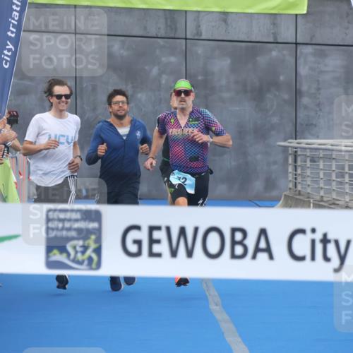 11.08.2024 - GEWOBA Citytriathlon Bremen Lena Gebhardt http://msf.ph/oto/6785761 11.08.2024 11:02:52 Ziel 63, 72 meine-sportfotos.de