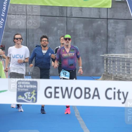 11.08.2024 - GEWOBA Citytriathlon Bremen Lena Gebhardt http://msf.ph/oto/6785764 11.08.2024 11:02:52 Ziel 63, 72 meine-sportfotos.de