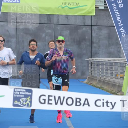 11.08.2024 - GEWOBA Citytriathlon Bremen Lena Gebhardt http://msf.ph/oto/6785776 11.08.2024 11:02:52 Ziel 63, 72 meine-sportfotos.de