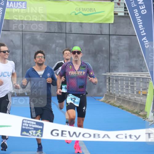 11.08.2024 - GEWOBA Citytriathlon Bremen Lena Gebhardt http://msf.ph/oto/6785782 11.08.2024 11:02:53 Ziel 63, 72 meine-sportfotos.de